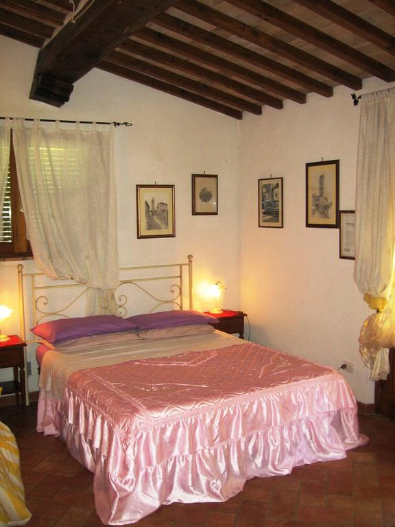 La Capanna Di Sovestro Otel San Gimignano Oda fotoğraf