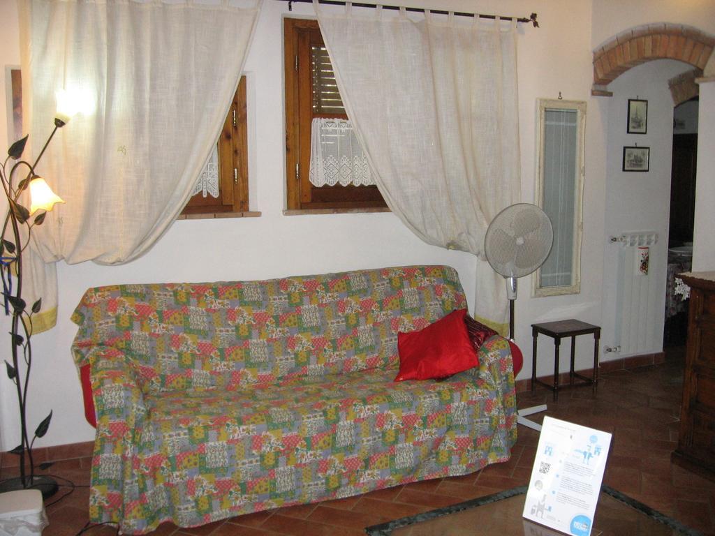La Capanna Di Sovestro Otel San Gimignano Dış mekan fotoğraf