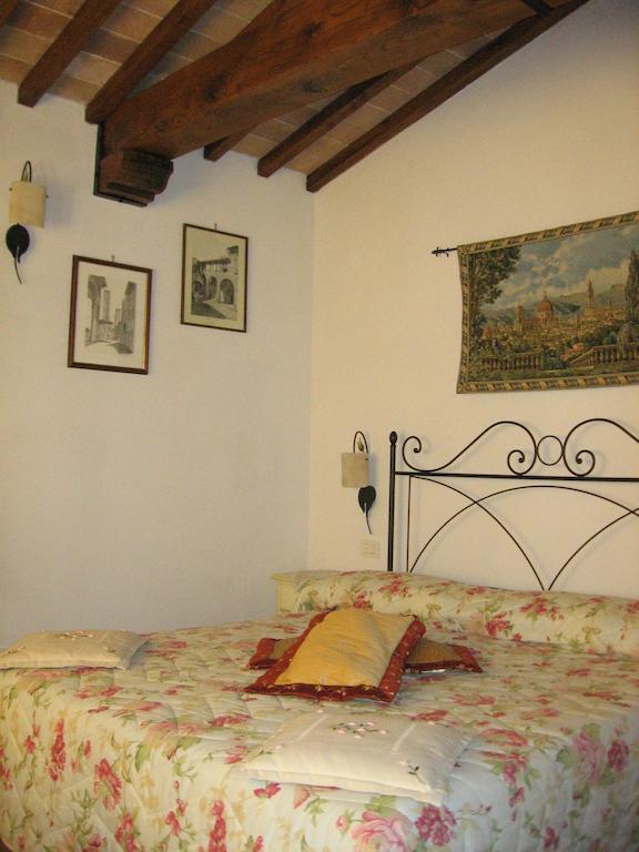La Capanna Di Sovestro Otel San Gimignano Oda fotoğraf